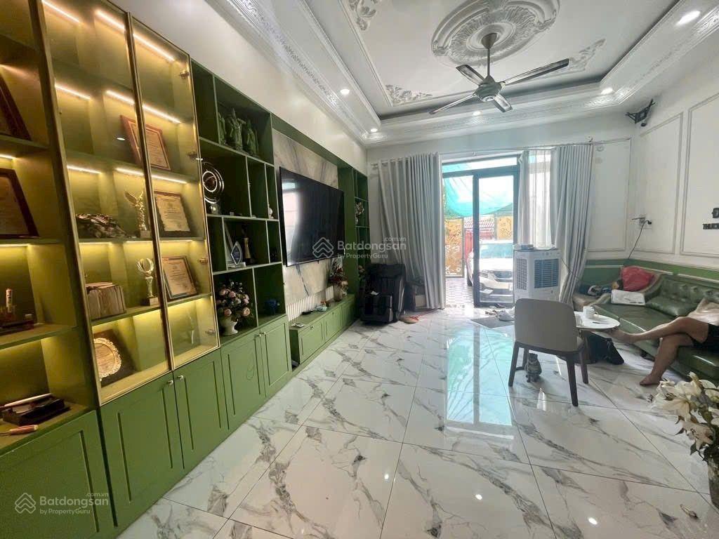 9.7 tỷ 112m², 4 tầng, 6pn, khu nhà lầu biệt thự đường 10m, nhà có thang máy