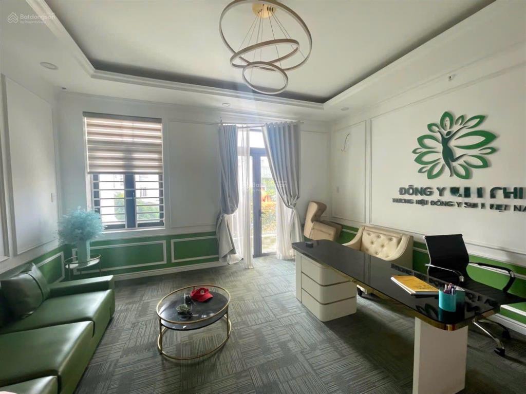 9.7 tỷ 112m², 4 tầng, 6pn, khu nhà lầu biệt thự đường 10m, nhà có thang máy