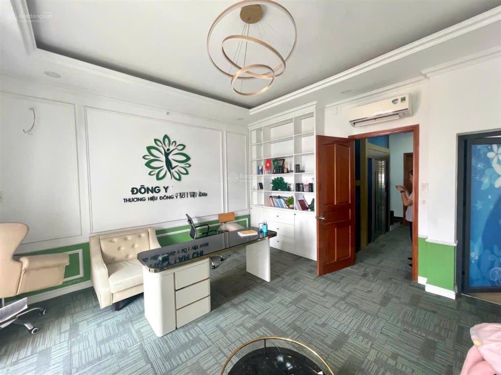 9.7 tỷ 112m², 4 tầng, 6pn, khu nhà lầu biệt thự đường 10m, nhà có thang máy