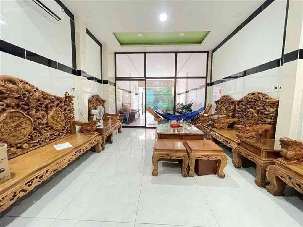 7.45 tỷ 106m2 kinh doanh 3 tầng, 11pn, 12wc