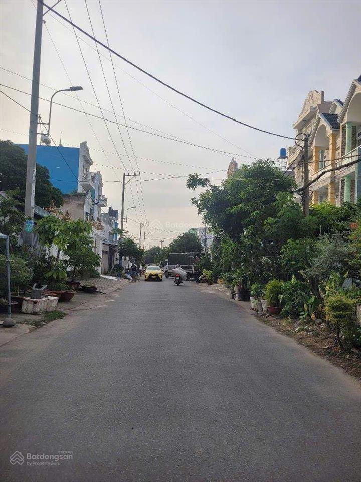 Giảm 600 còn 6 tỷ nhà 3 tầng 100m². đường 12m xã bà điểm