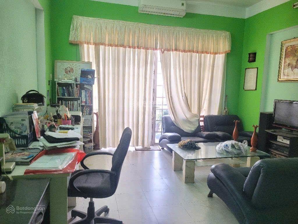 Giảm 600 còn 6 tỷ nhà 3 tầng 100m². đường 12m xã bà điểm