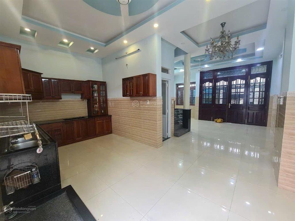 5.9 tỷ. 3 tầng. 4pn. ngang 6m. cách mặt tiền 30m. gần cầu đất sét an phú đông 9