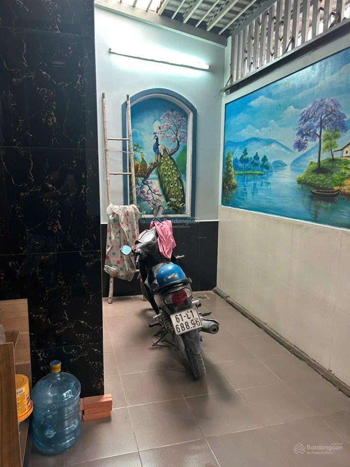 5.9 tỷ. 3 tầng. 4pn. ngang 6m. cách mặt tiền 30m. gần cầu đất sét an phú đông 9