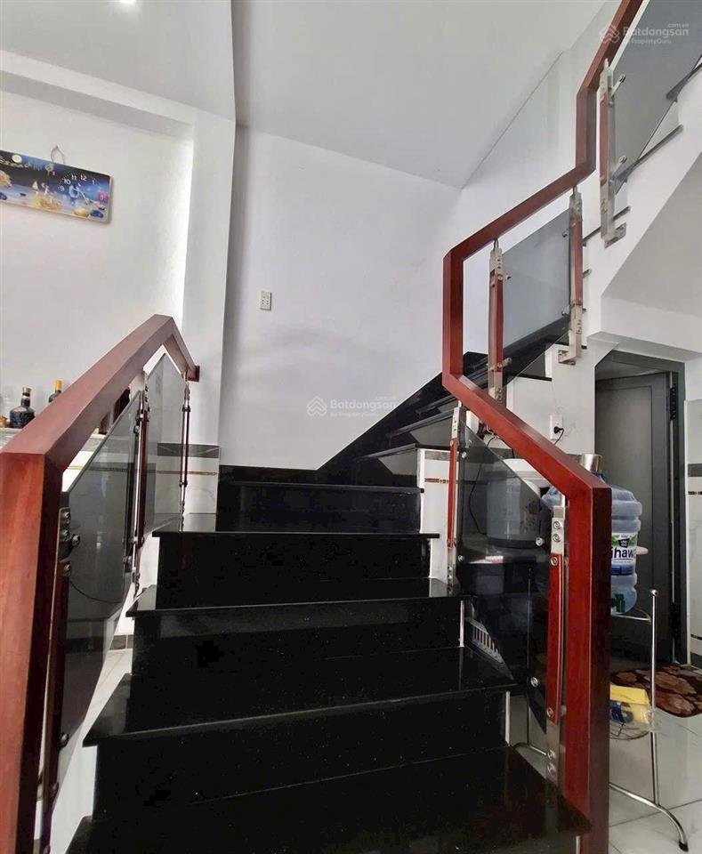 4,95 tỷ dt 4,616m² 2 tầng nhà quận 12, đường tth 21 hẻm xe hơi.
