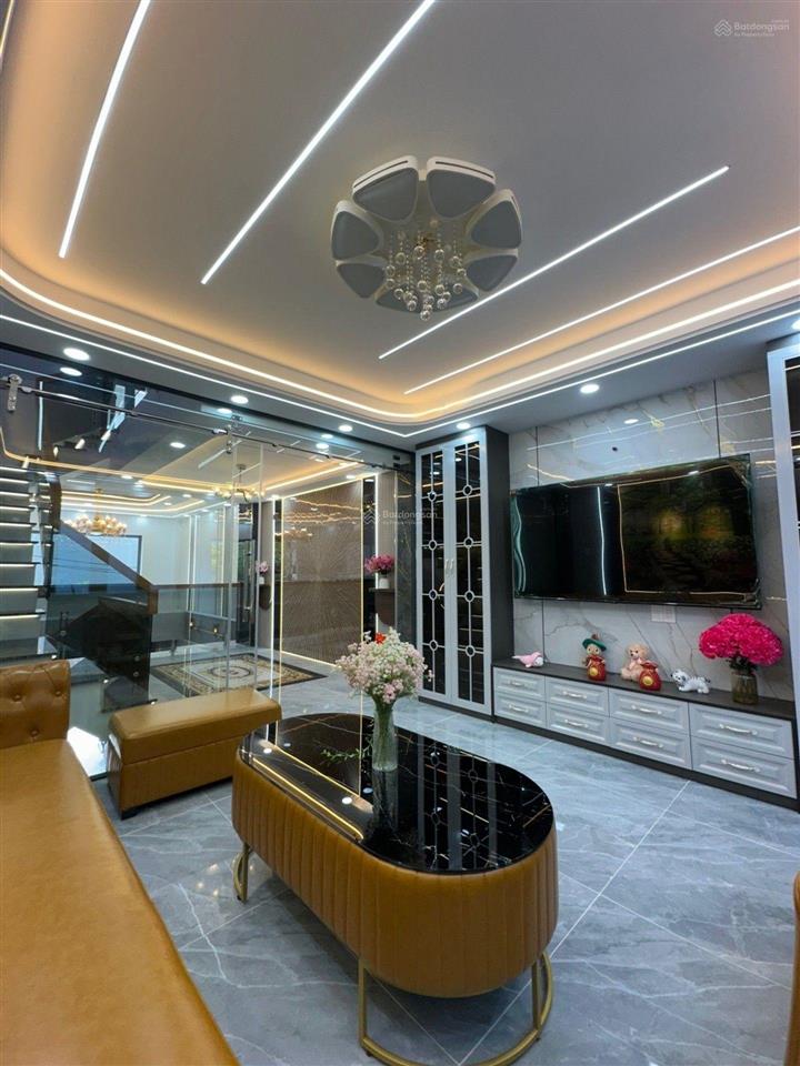 7,2 tỷ nhà 5 tầng mới vào ở ngay.