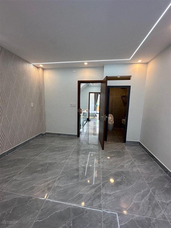 7,2 tỷ nhà 5 tầng mới vào ở ngay.