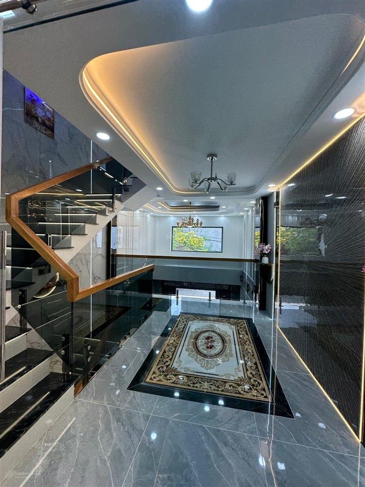7,2 tỷ nhà 5 tầng mới vào ở ngay.