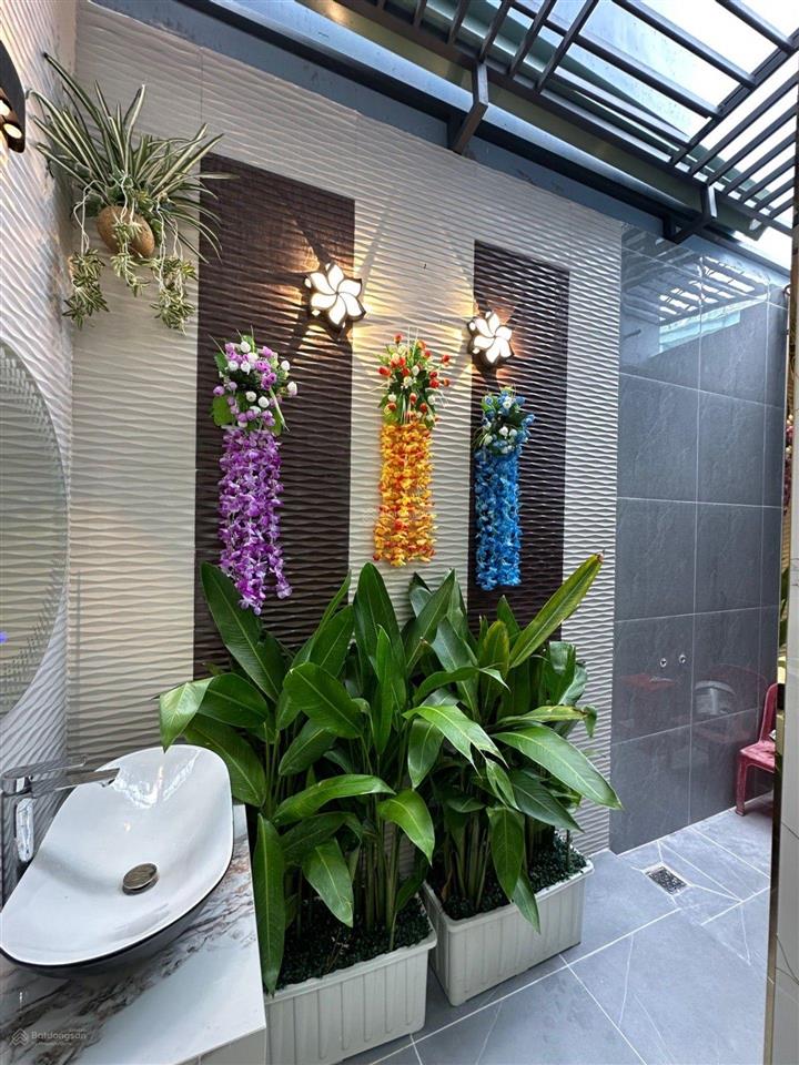 7,2 tỷ nhà 5 tầng mới vào ở ngay.