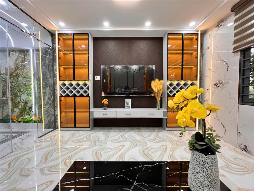 5.95 tỷ. nhà phố 5 tầng mới 100%
