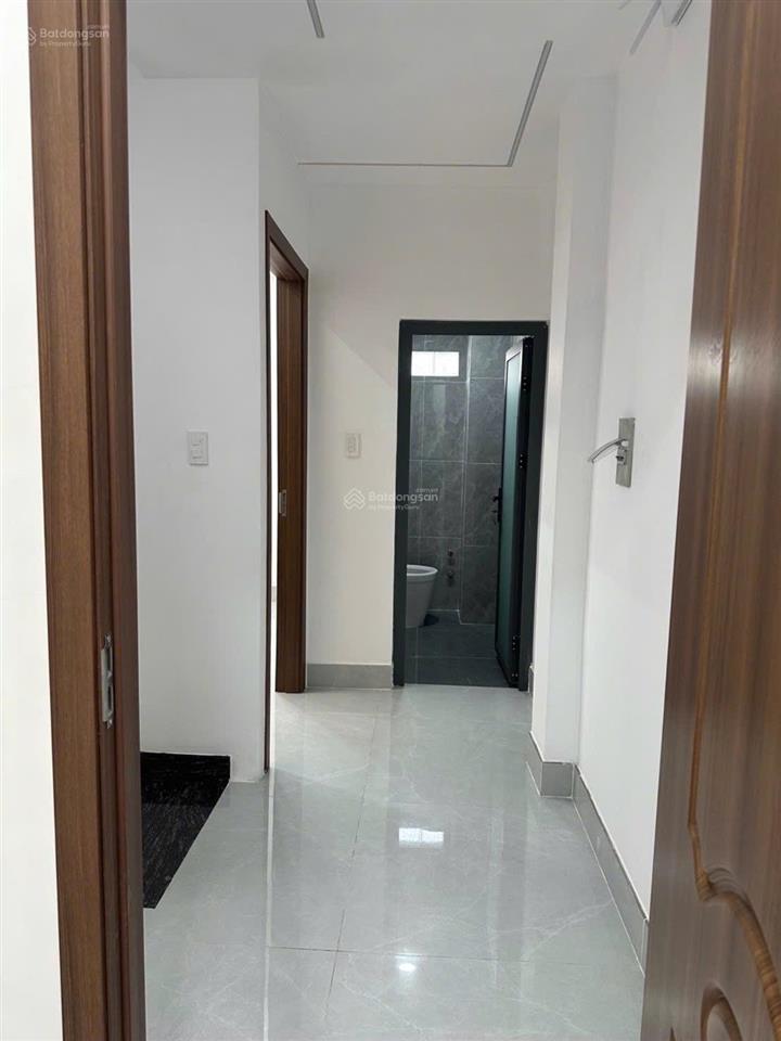 4.7 tỷ nhà mới 4 tầng hẻm 6m trung mỹ tây q12 phù hợp gia đình thích vào ở ngay. vị trí thuận tiện