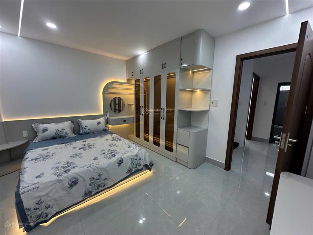 4.7 tỷ nhà mới 4 tầng hẻm 6m trung mỹ tây q12 phù hợp gia đình thích vào ở ngay. vị trí thuận tiện