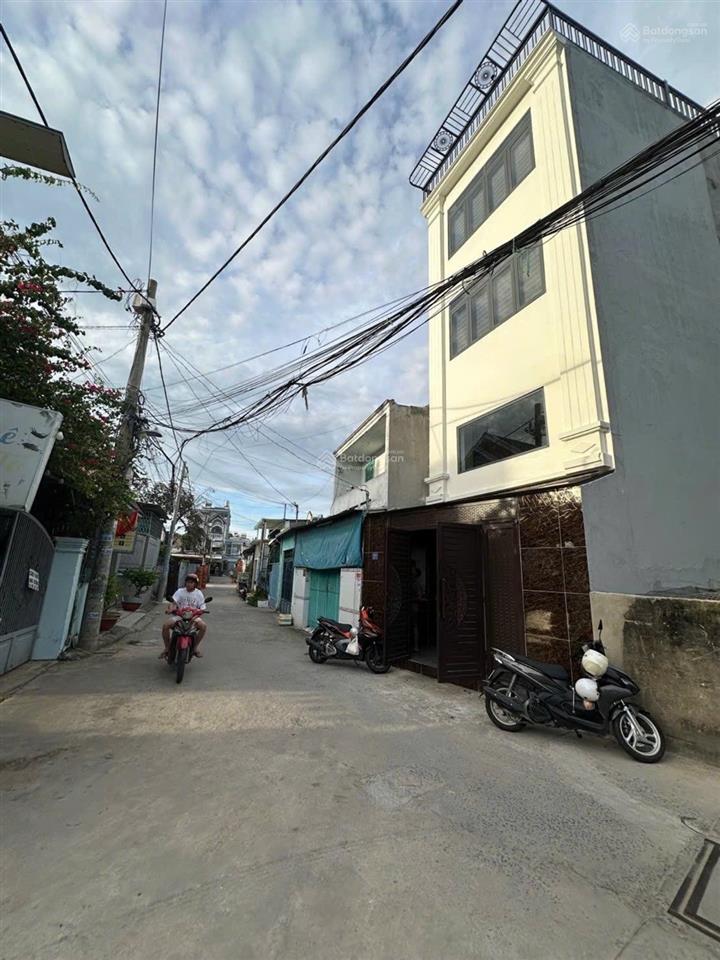 4.7 tỷ nhà mới 4 tầng hẻm 6m trung mỹ tây q12 phù hợp gia đình thích vào ở ngay. vị trí thuận tiện