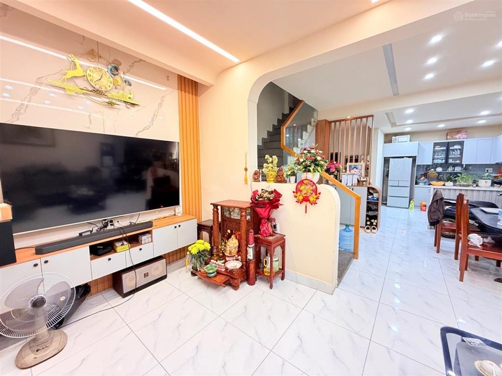 3,98m 2 tầng trung mỹ tây 19 nhà mới chính chủ đang ở, vị trí thuận tiện sinh sống, di chuyển