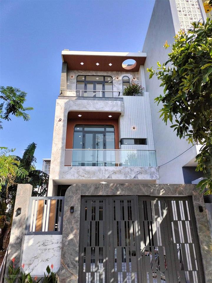 Bán nhà chính chủ sổ riêng tại văn tiến dũng  bình chánh.
2,7 tỷ, 95m2, view đẹp, giá cực chất.