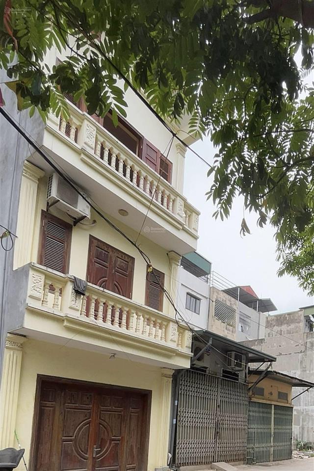 Bán nhà riêng 3 tầng, lửng tại nam hồng, 7,x tỷ, 50m2, 2pn, 2wc, đẹp, 3 ô tô tránh đỗ.