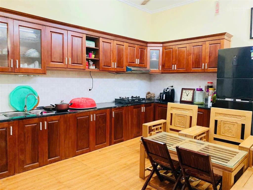 Bán nhà riêng 3 tầng, lửng tại nam hồng, 7,x tỷ, 50m2, 2pn, 2wc, đẹp, 3 ô tô tránh đỗ.