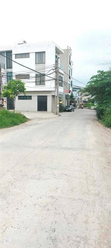 Bán nhà riêng 3 tầng, lửng tại nam hồng, 7,x tỷ, 50m2, 2pn, 2wc, đẹp, 3 ô tô tránh đỗ.