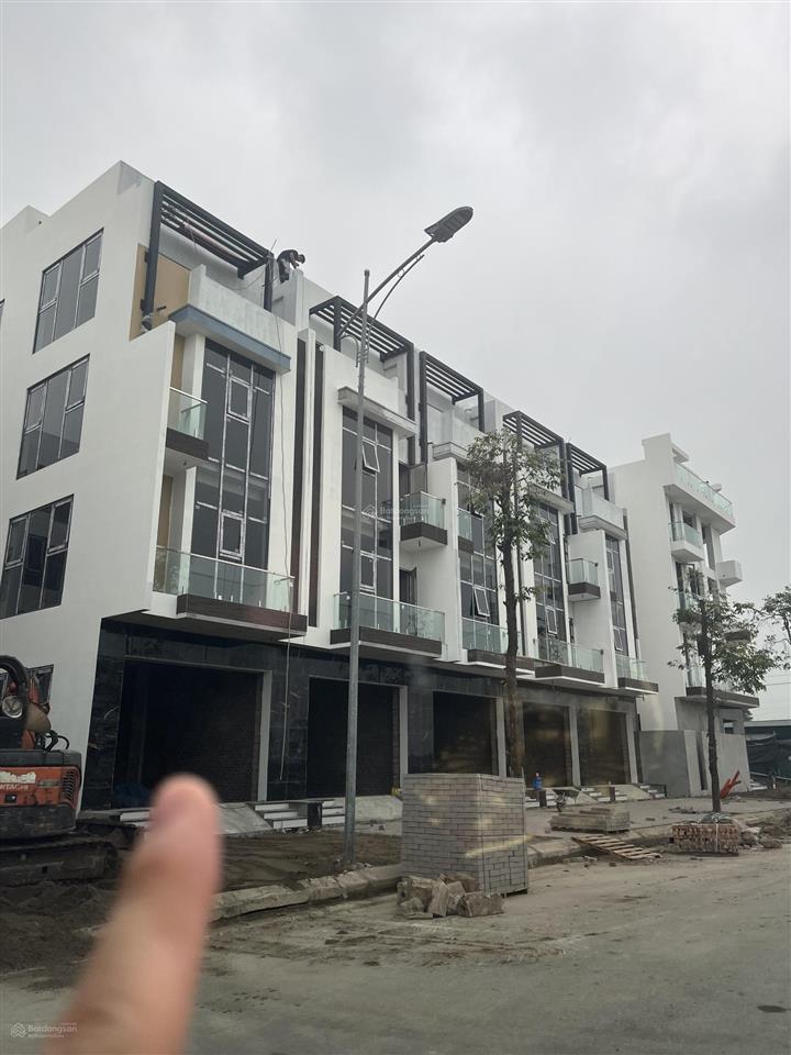 Bán gấp liền kề giáp hà đông thanh hà cienco 5,nhà lô góc 5 tầng thang máy oto phân lô 6 ngủ 6 vs