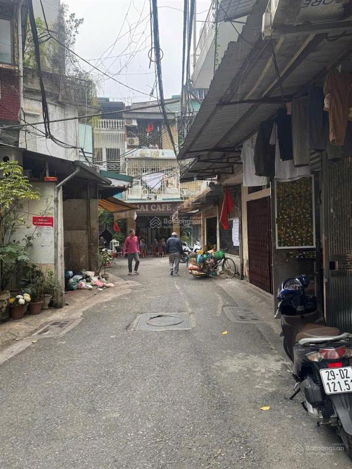 Nhỉnh 2 tỷ  lò đúc  mới đẹp  ở luôn.  0985 634 ***