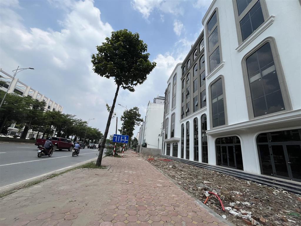 Cho thuê cặp shophouse gần 600m vị trí đắc địa trục cienco5 một mặt đường 60m trục cienco5