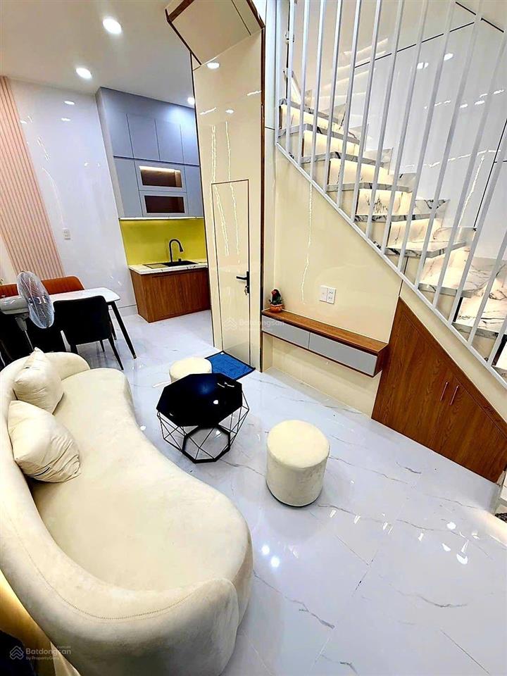 N223
nhà đẹp ở ngay full nội thất chỉ 3.19 tỷ  cách 10m ra hẻm xe hơi.