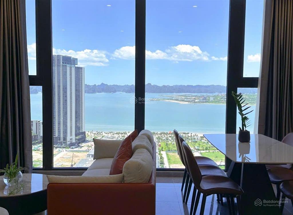 Chính chủ cần bán căn hộ cao cấp 3pn full nội thất tầng cao view trực diện vịnh hạ long