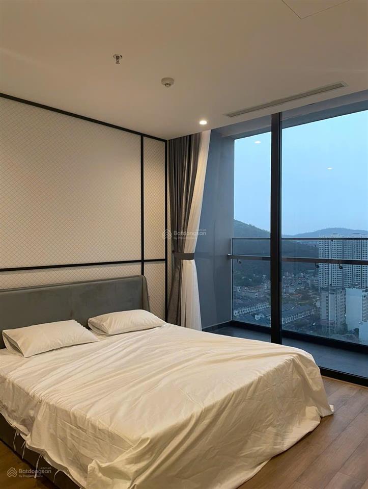 Chính chủ cần bán căn hộ cao cấp 3pn full nội thất tầng cao view trực diện vịnh hạ long