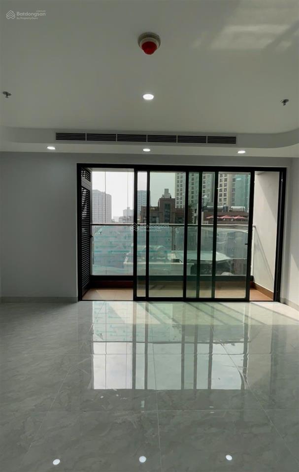 Chính chủ cần bán căn hộ cao cấp skyline westlake 3pn lô góc hứng gió hồ tây, vừa nhận bàn giao