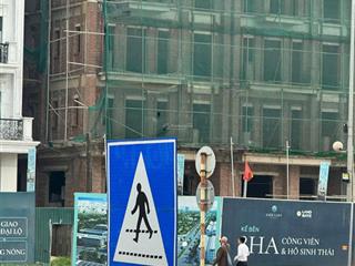 Gia đình cần bán shophouse mặt tiền 8 m xây 7 tầng +1 hầm đại lộ tây thăng long 10 làn xe rộng 60m