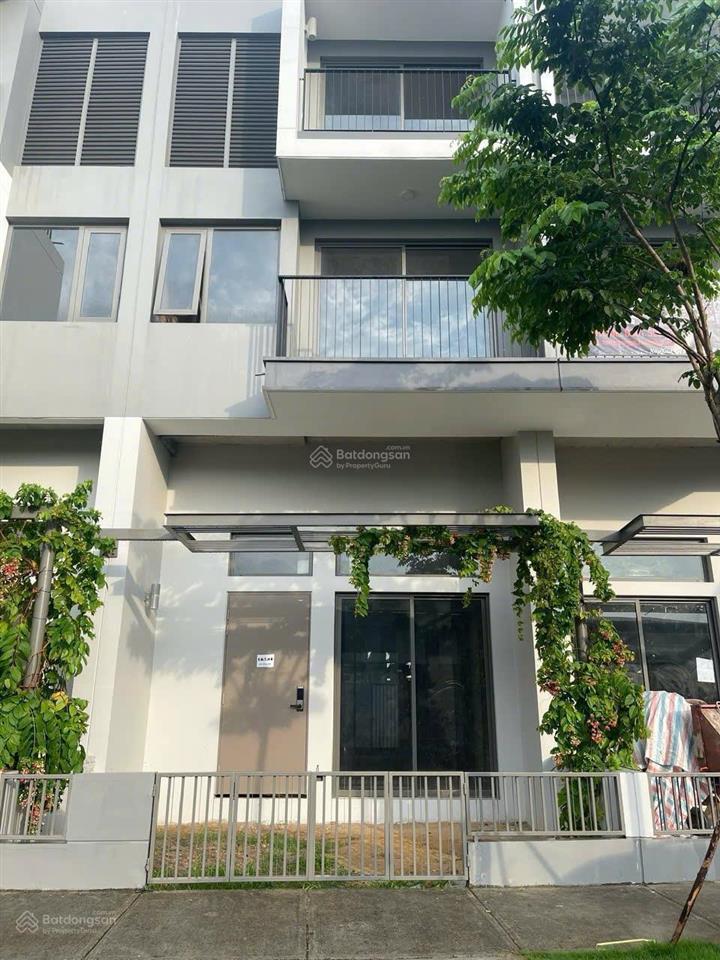 Chính chủ bán gấp nhà liền kề the standard bình dương