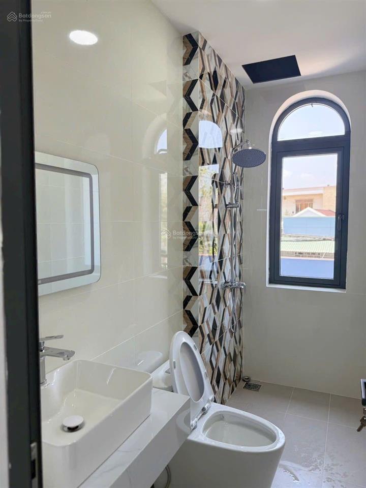 Nhà đẹp 3 tầng đường rộng 6,5m phường tây nha trang, khánh hòa. sổ hồng hoàn công