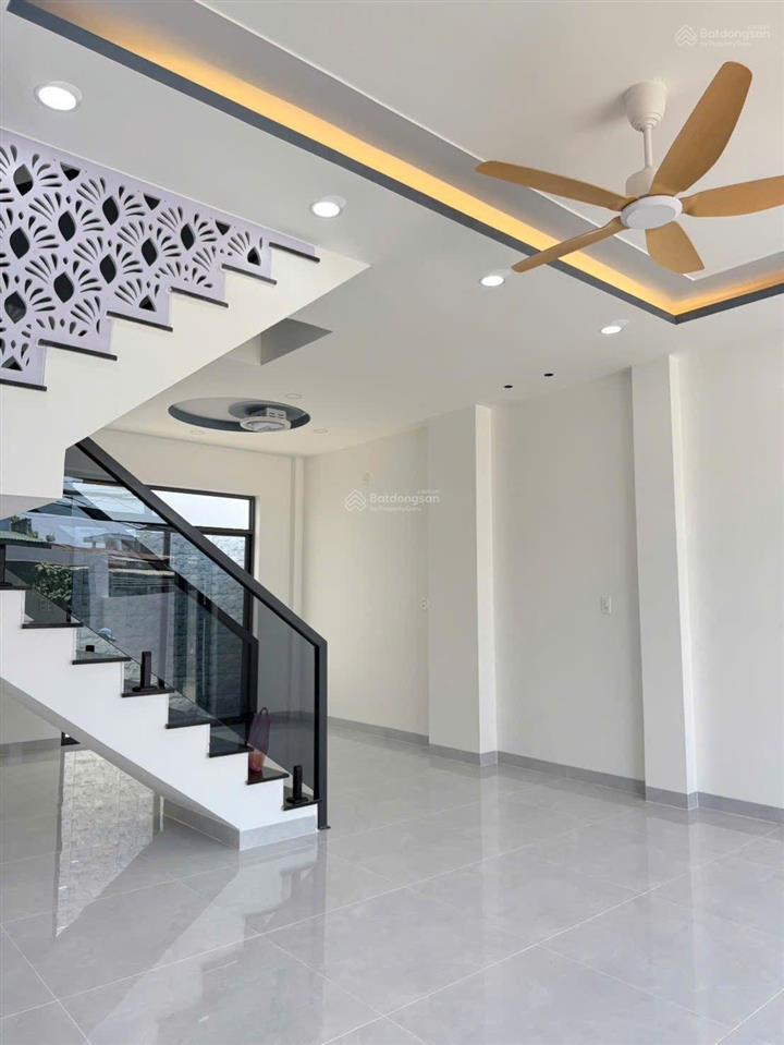 Nhà đẹp 3 tầng đường rộng 6,5m phường tây nha trang, khánh hòa. sổ hồng hoàn công