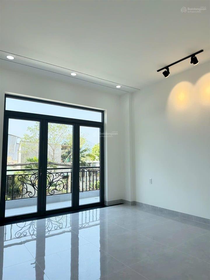 Nhà đẹp 3 tầng đường rộng 6,5m phường tây nha trang, khánh hòa. sổ hồng hoàn công