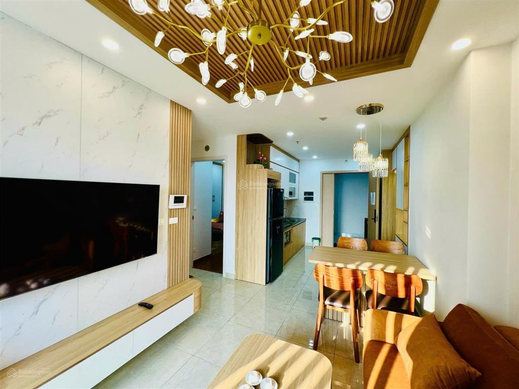 Cho thuê căn 2 ngủ full nội thất tầng cao minato  giá 12tr