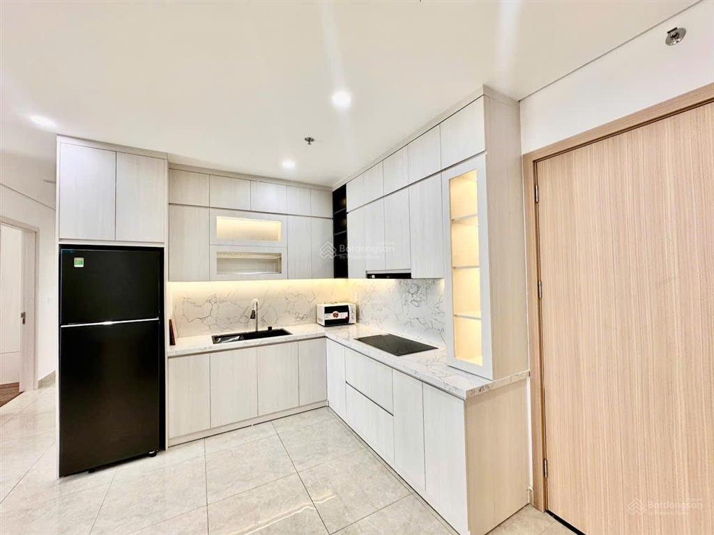 Cho thuê gấp căn 3 ngủ full nội thất minato  giá 23tr thoả thuận