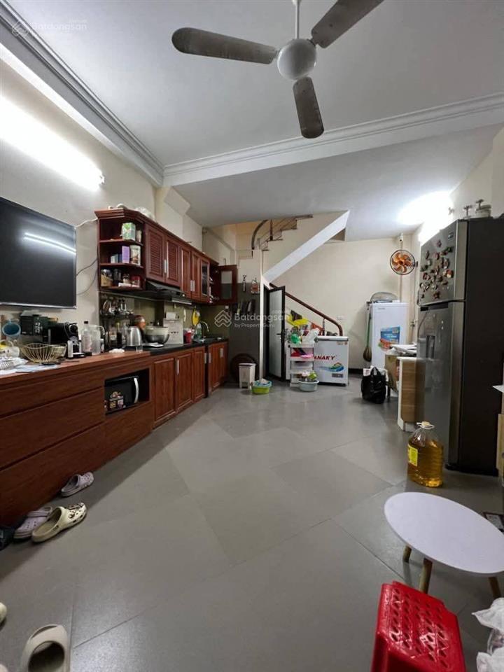 Cần bán gấp nhà dân xây phố kim ngưu  hbt, vị trí đẹp, giao thông thuận tiện, dt 35 m, giá 8.3 tỷ