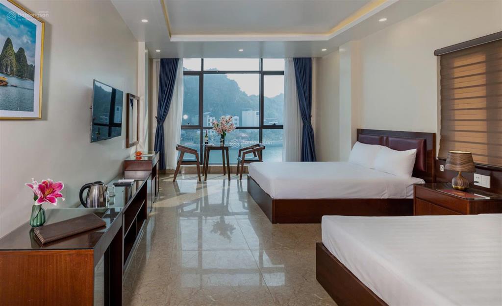 Bán khách sạn tại tùng dinh, cát bà, hải phòng, pháp lý đầy đủ, sẵn dòng tiền  0386 693 ***