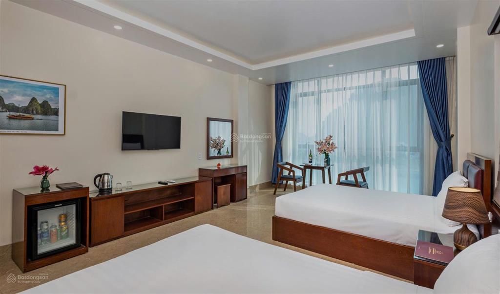 Bán khách sạn tại tùng dinh, cát bà, hải phòng, pháp lý đầy đủ, sẵn dòng tiền  0386 693 ***