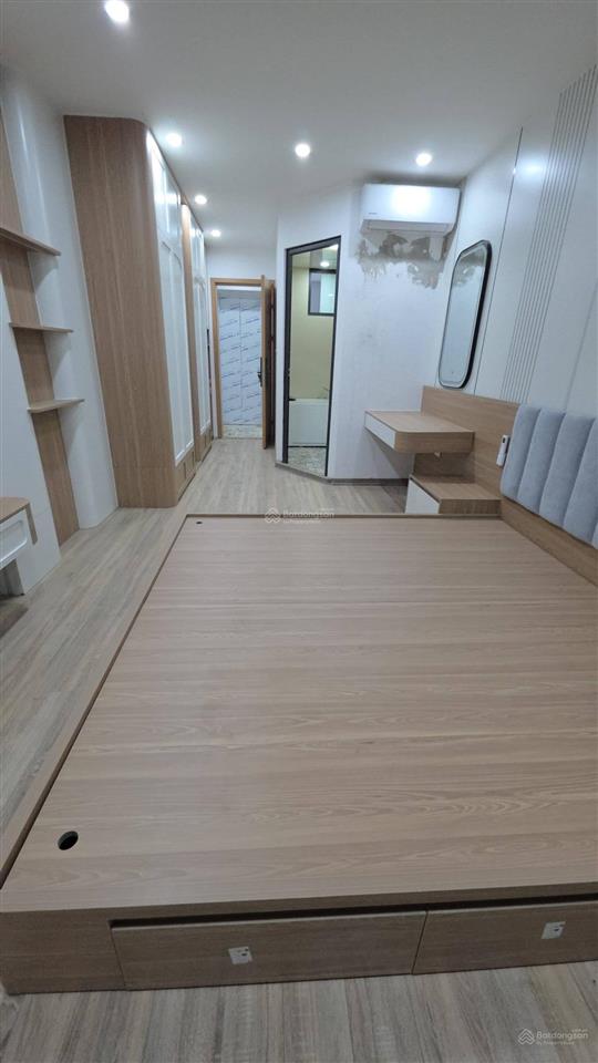 Siêu hiếm, bán nhà mặt ngõ quan nhân, gần mặt phố, 6 tầng thang máy, nhà chưa có trên thị trường.