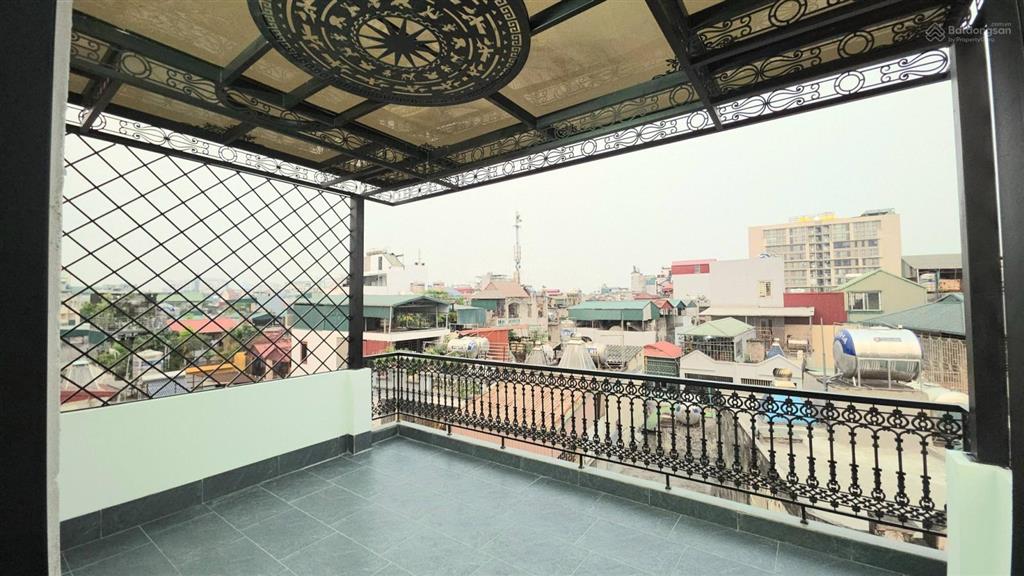 Chính chủ bán căn nhà đẹp như hoa hậu, phố đê la thành, gần ngã tư ô chợ dừa, 60m2, full nội thất
