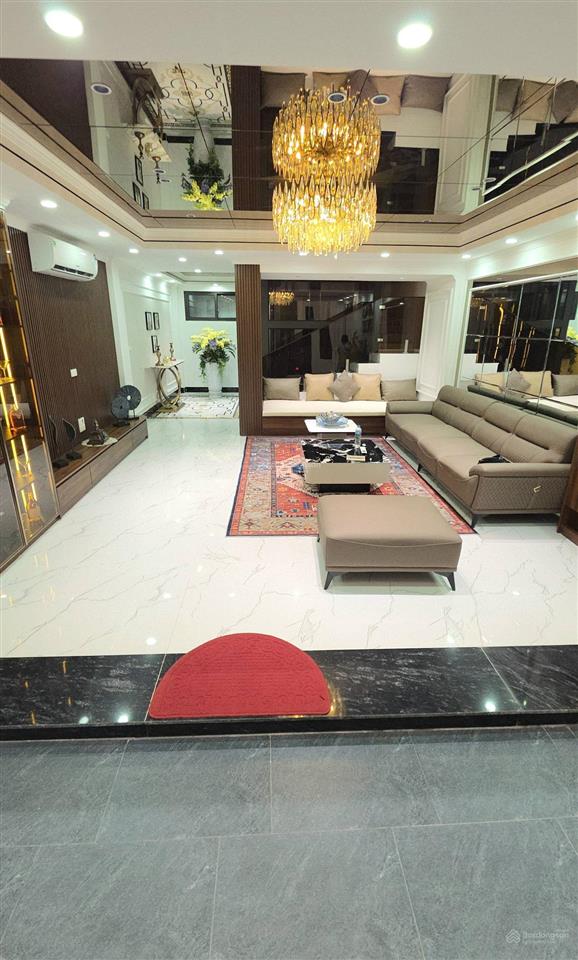 Chính chủ bán căn nhà đẹp như hoa hậu, phố đê la thành, gần ngã tư ô chợ dừa, 60m2, full nội thất