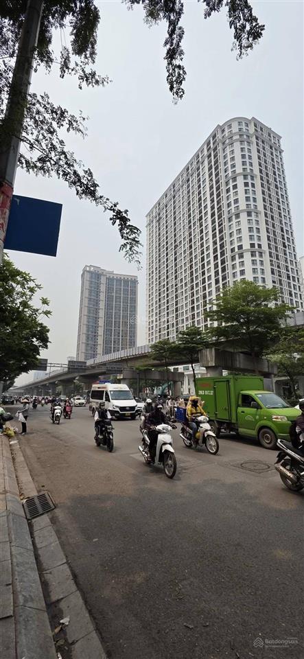 Rẻ dã man, bán mảnh đất nguyễn trãi cạnh royal city, 180m2, giá có 85 triệu/m2, tìm đâu ra