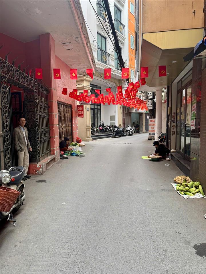 Gấp quá...đầu tư ngon, chủ cần tiền hạ sốc từ 29.5 tỷ, còn 20.8 tỷ, bán nhanh nhà nguyễn trãi, ô tô