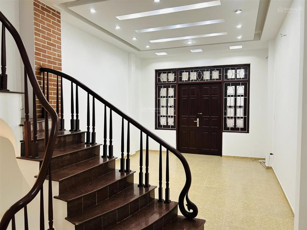 Hiếm quá nhà khu liền kề, hoàng ngân, nguyễn thị định, dt 57m2, 5 tầng, mt 4.5, giá 27.8 tỷ