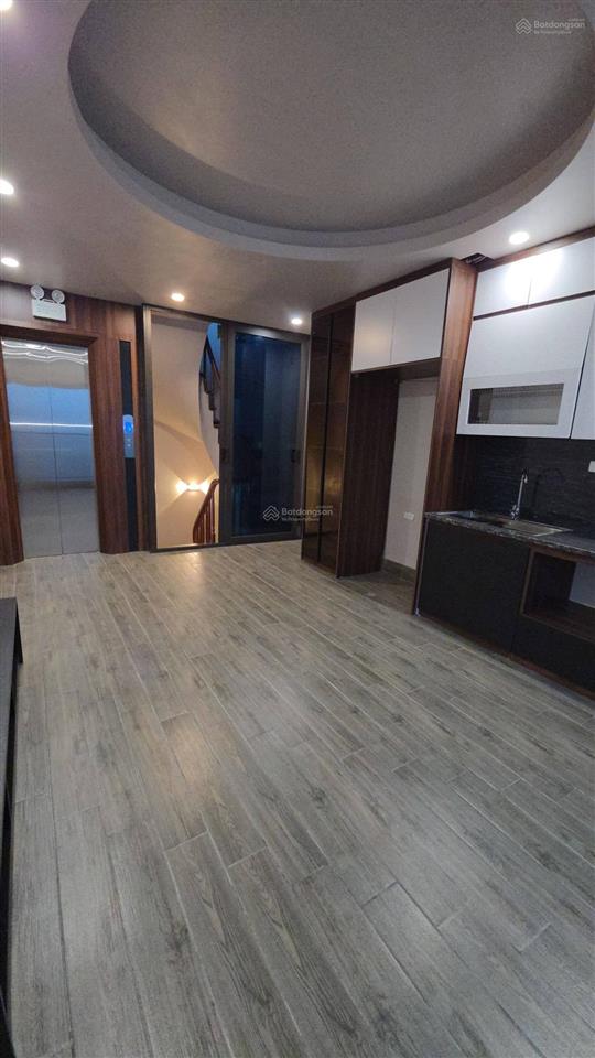 Bán nhà 8 tầng, ô tô đỗ cửa, full nội thất, cạnh đại lộ thăng long, vị trí siêu ngon, chỉ việc về ở