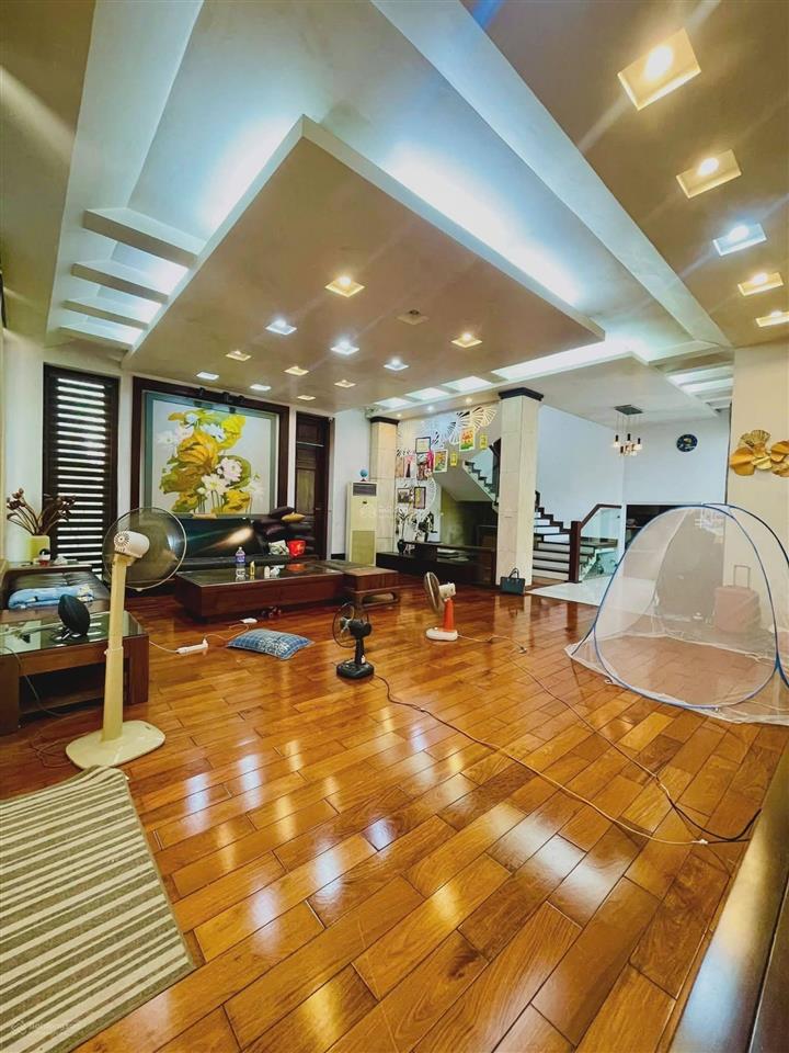 Cần tiền bán biệt thự, long biên, giá tốt, cần tiền, dt 303m2, mt 12,8m, giá hơn 70 tỷ