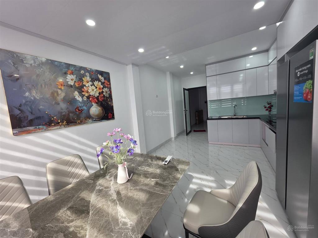 Chính chủ bán nhà phố trần cung, nghĩa tân, 6 tầng thang máy, full nội thất, chỉ việc về ở full đồ