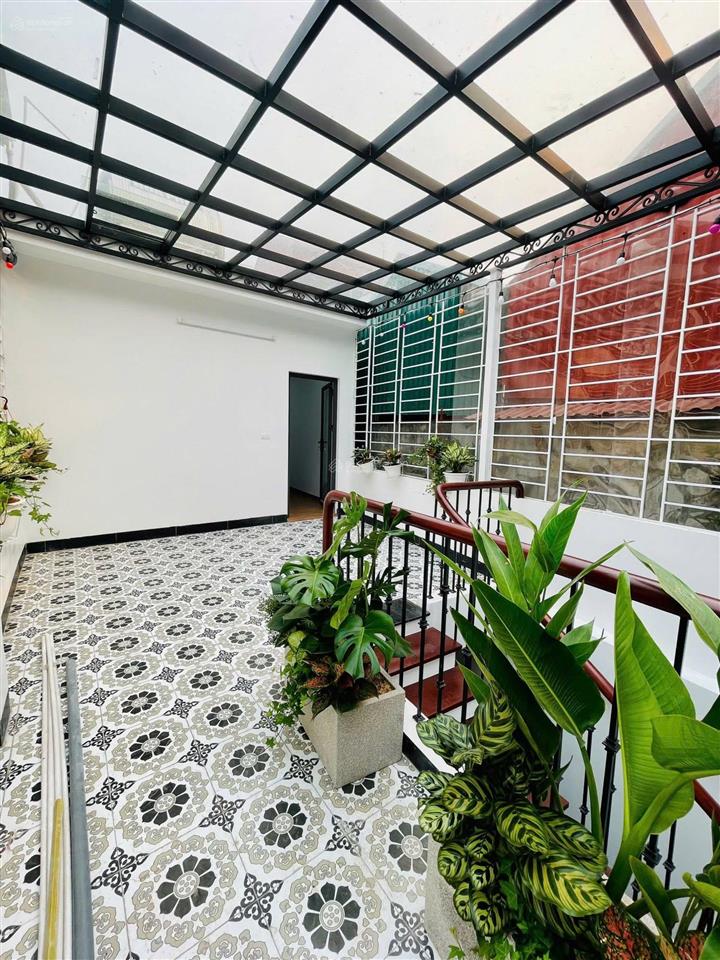 Bán nhà trung kính cách mặt đường vđ 2.5 chỉ 60m, full nội thất, quá hợp lý luôn, chủ thiện chí bán
