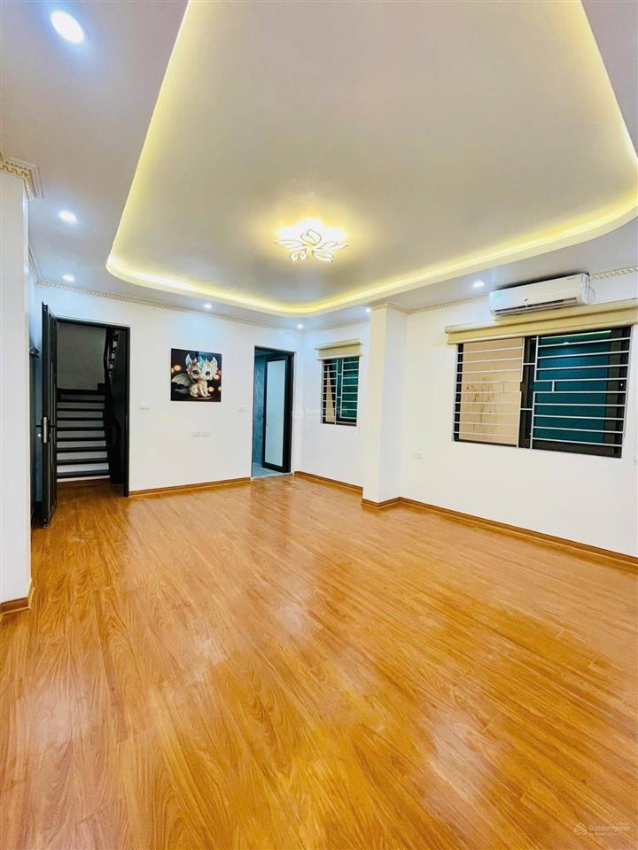 Bán nhà trung kính cách mặt đường vđ 2.5 chỉ 60m, full nội thất, quá hợp lý luôn, chủ thiện chí bán